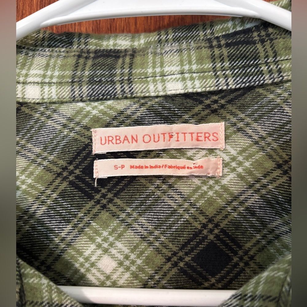 Urban Outfitters Green Plaid Flannel Shirt Size S | Grunge Soft Button-Up EUC - Picture 2 of 5